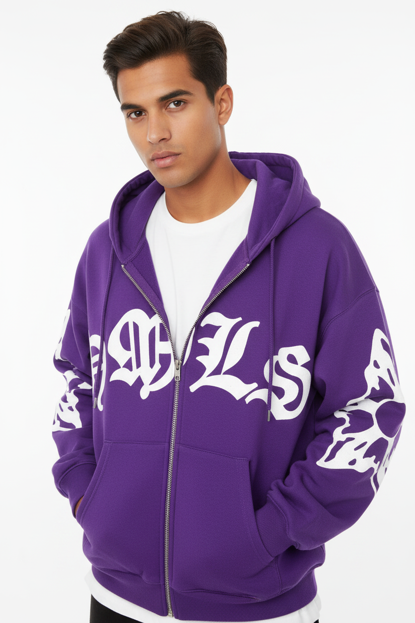 Modelo con hoodie HMLS morado