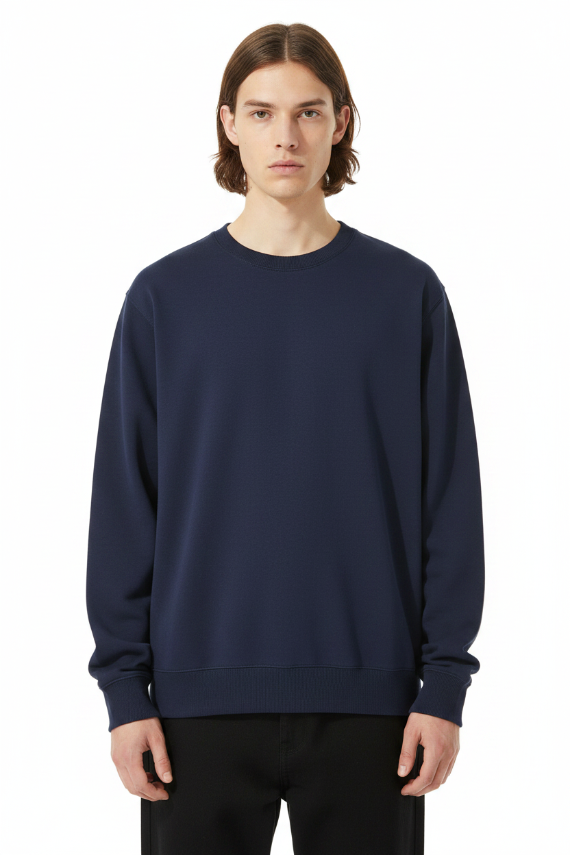 Modelo con sudadera Ink Blue