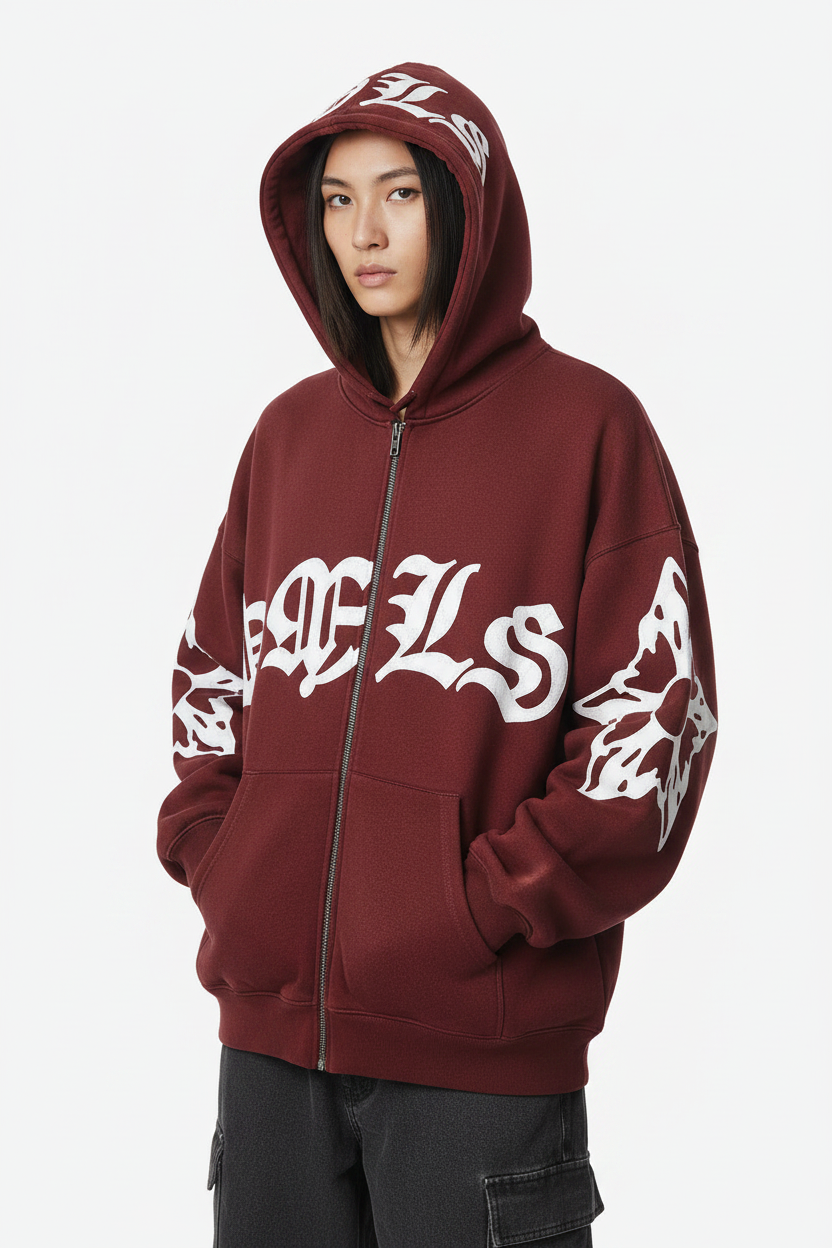 Modelo con hoodie HMLS burdeos